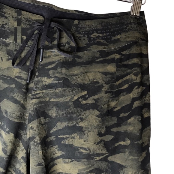 Lululemon Current State Swim Short 9" Inseam Green Black Workout Men's Waist 28 - Picture 5 of 12